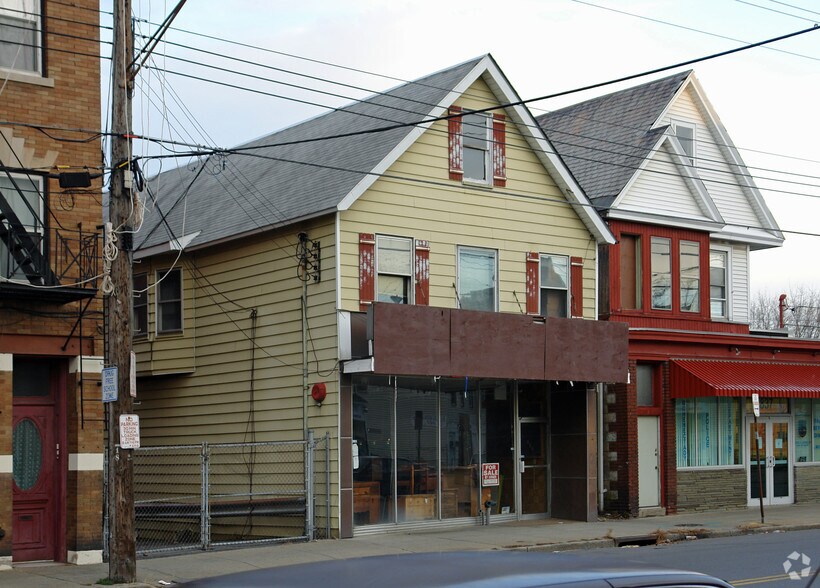 835 Albany St, Schenectady, NY 12307