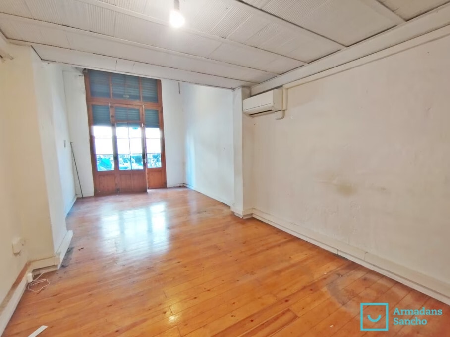 Retail in Barcelona, Barcelona for lease Interior Photo- Image 1 of 1