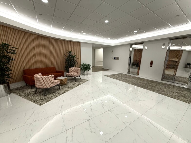 1899 Powers Ferry Rd SE, Atlanta, GA for lease - Interior Photo - Image 3 of 12