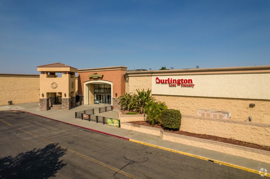 Gibson Rd Portfolio portfolio of 3 properties for sale on LoopNet.com - Primary Photo - Image 3 of 3