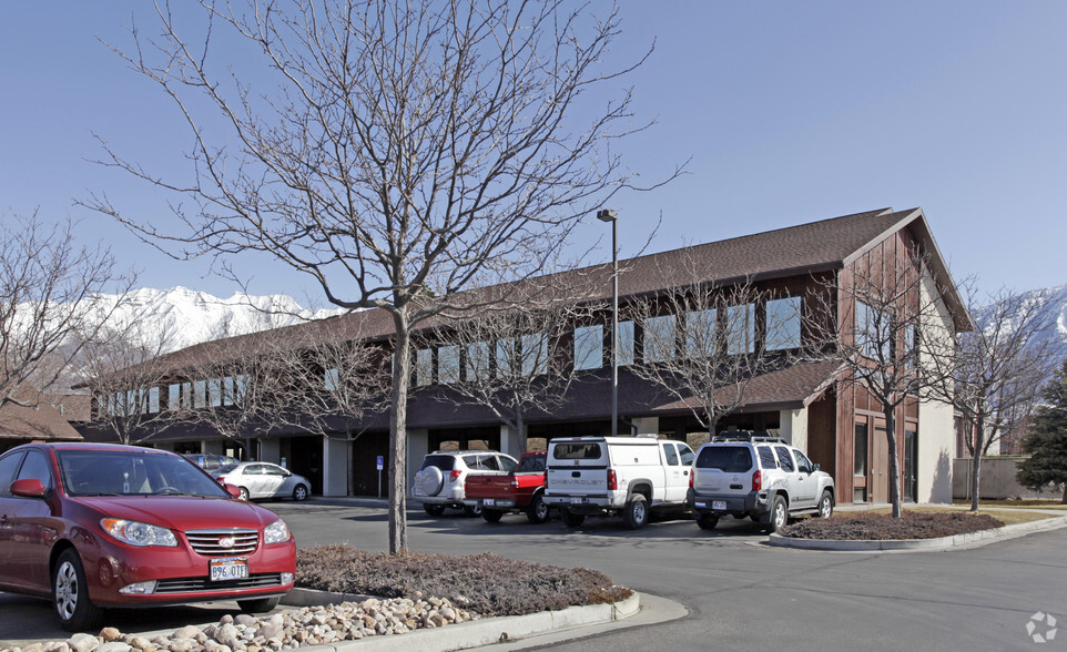 240-254 W Center, Orem, UT for lease - Primary Photo - Image 1 of 3