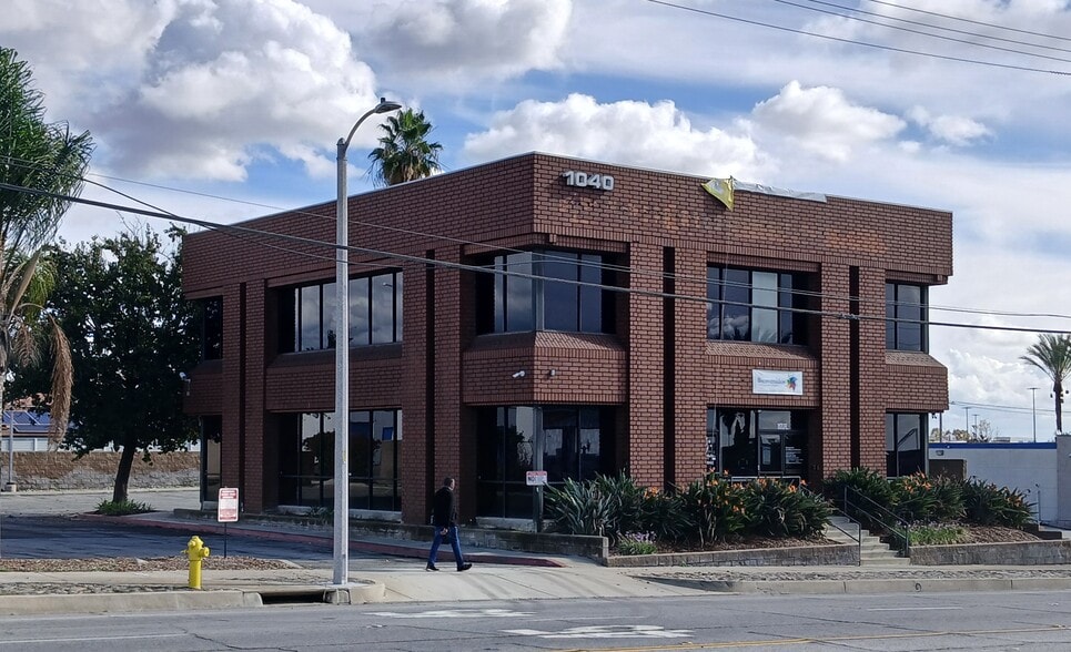 1040 N Benson Ave, Upland, CA for lease - Building Photo - Image 1 of 7