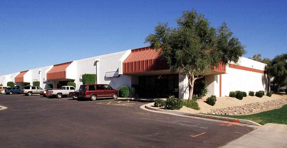3801 E Roeser Rd, Phoenix, AZ for lease - Building Photo - Image 2 of 8