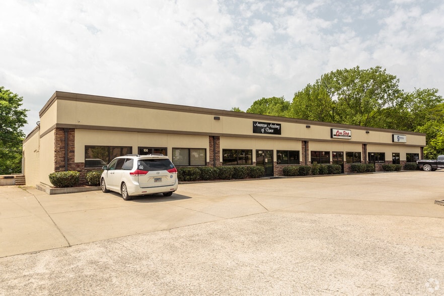 13 Industrial Park Dr, Hendersonville, TN for lease - Primary Photo - Image 1 of 57