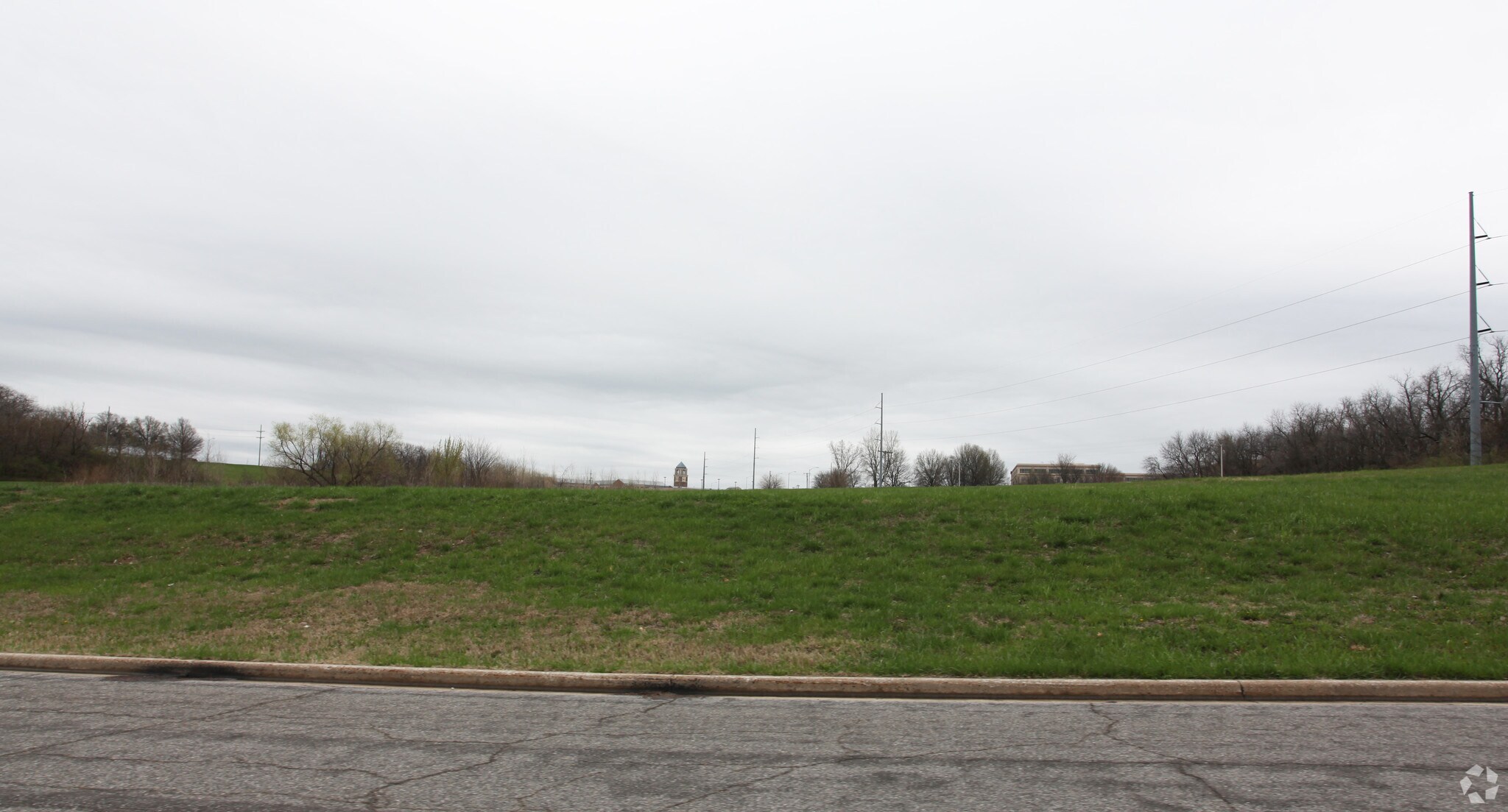 81st St, Lenexa, KS for sale Primary Photo- Image 1 of 1