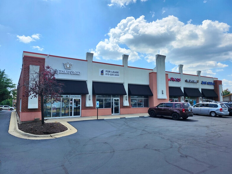 7431-7451 E State St, Rockford, IL for lease - Building Photo - Image 2 of 6