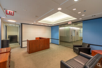 350 N LaSalle St, Chicago, IL for lease Lobby- Image 2 of 7