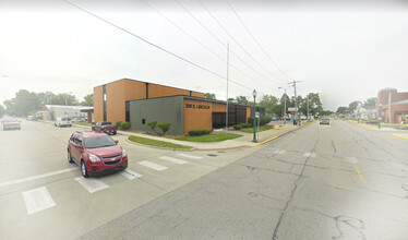 200 S Lincoln Ave, O'Fallon, IL for lease Building Photo- Image 2 of 3