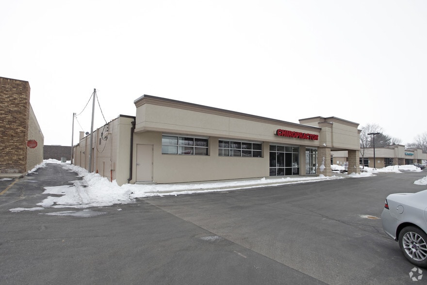 541 Kenosha Ave, Walworth, WI for lease - Building Photo - Image 2 of 2