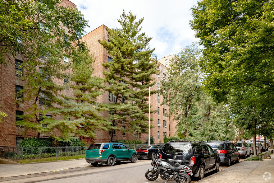 83-30 118th St, Kew Gardens, NY for sale - Primary Photo - Image 1 of 1