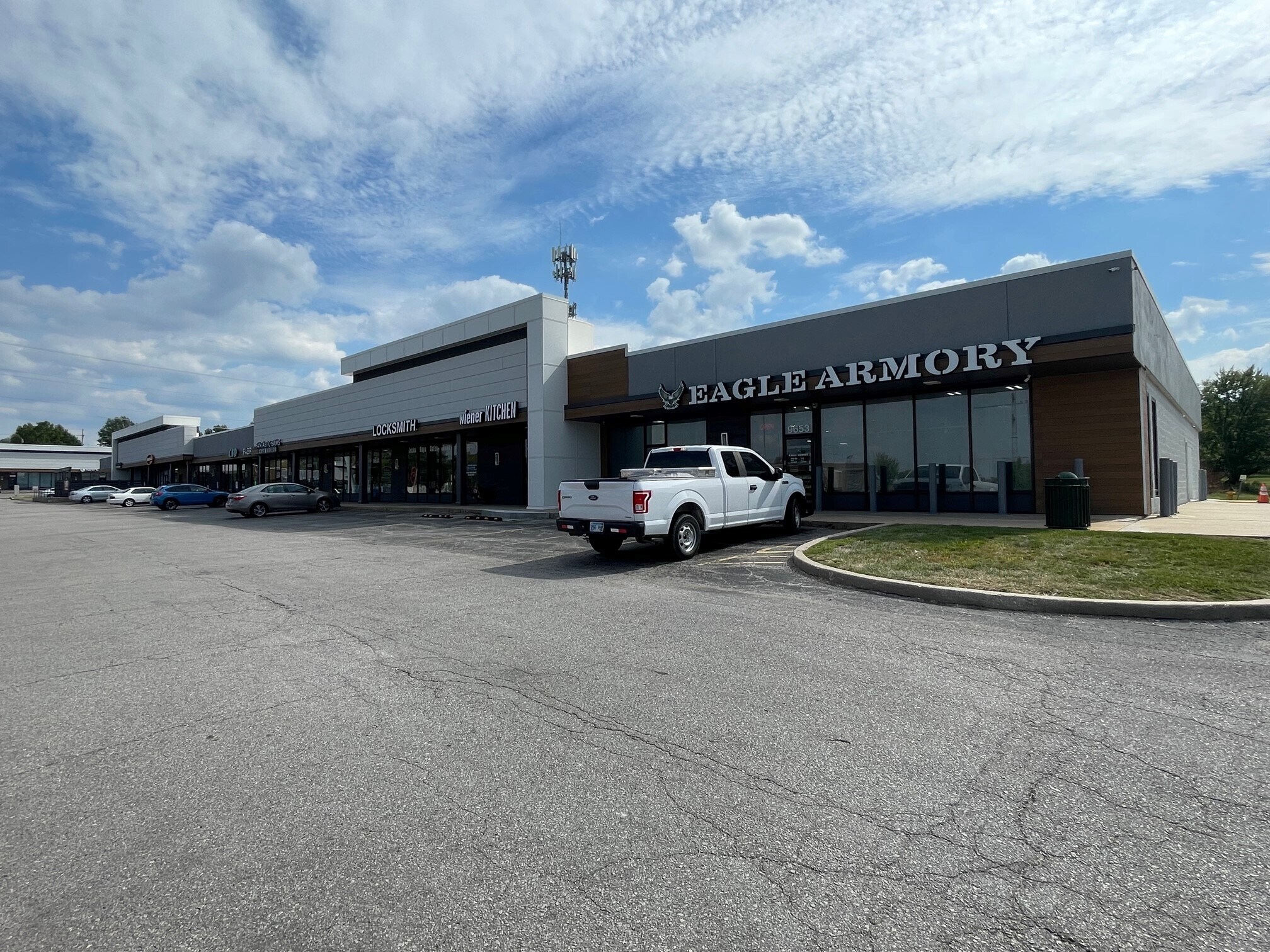 9529-9573 W 87th St, Overland Park, KS for sale Building Photo- Image 1 of 1