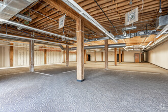 430 E Grand Ave, Des Moines, IA for lease Interior Photo- Image 2 of 5