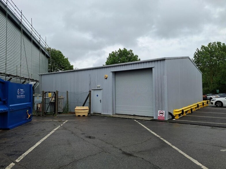 Davis Rd, Chessington for sale - Building Photo - Image 2 of 6