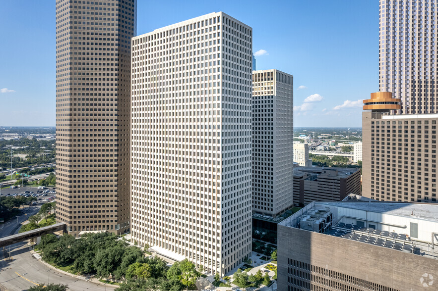 1200 Smith St, Houston, TX for lease - Building Photo - Image 1 of 20