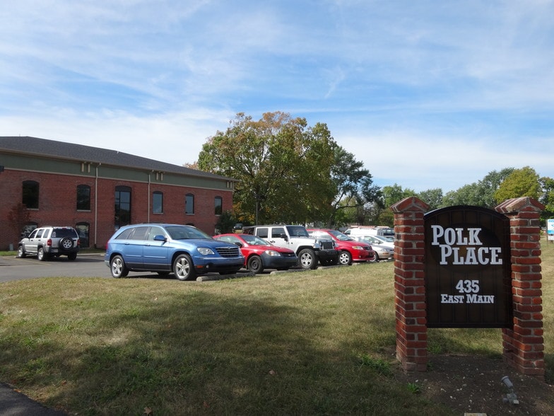 435-437 E Main St, Greenwood, IN for lease - Primary Photo - Image 2 of 18