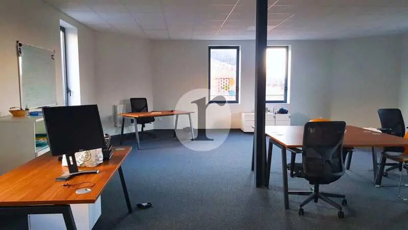 Retail in VILLENEUVE-D'ASCQ for lease - Interior Photo - Image 1 of 5