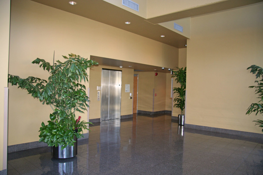 556 N Diamond Bar Blvd, Diamond Bar, CA for lease - Lobby - Image 3 of 4