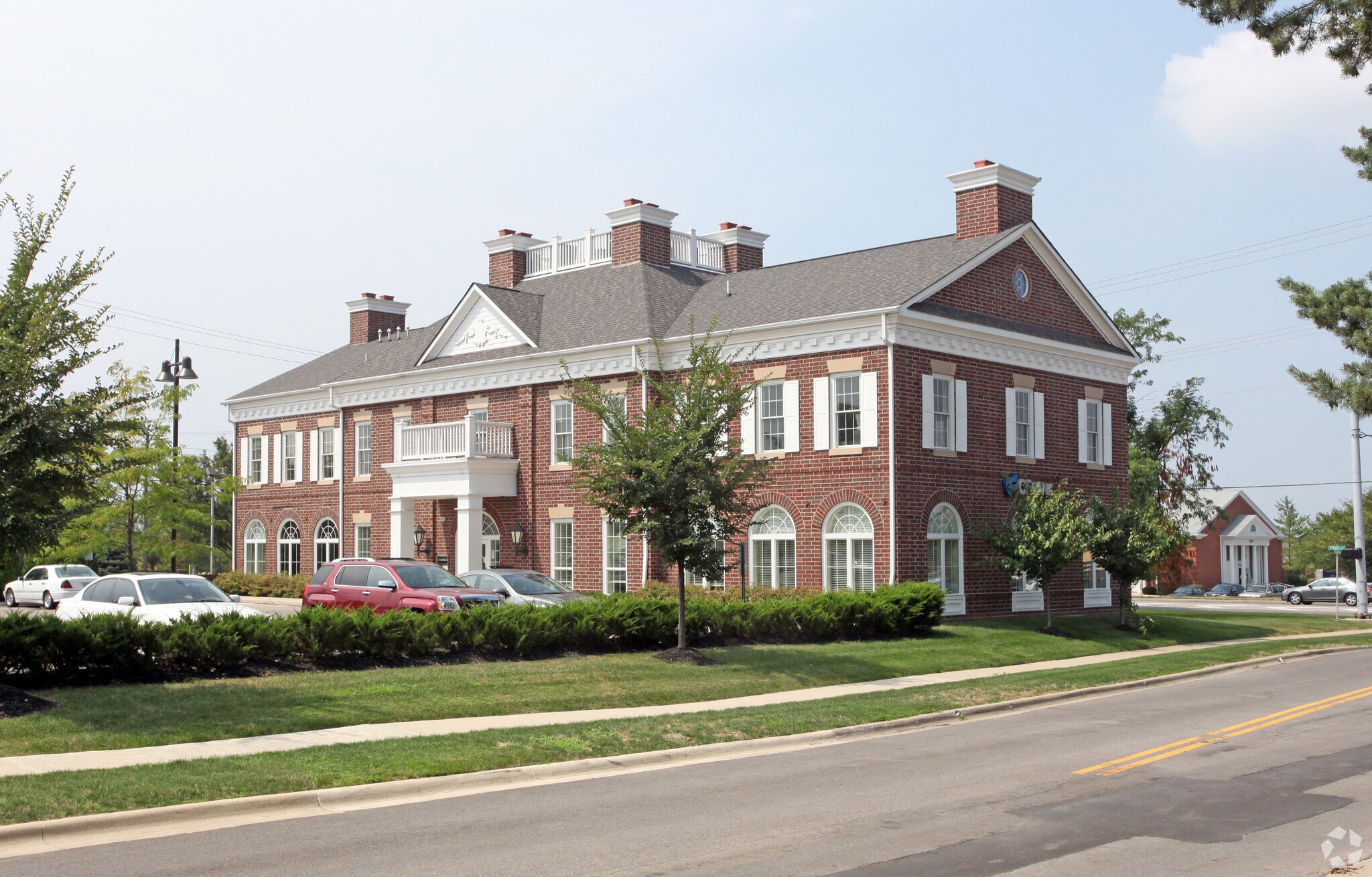7000 N High St, Columbus, OH for sale Primary Photo- Image 1 of 1