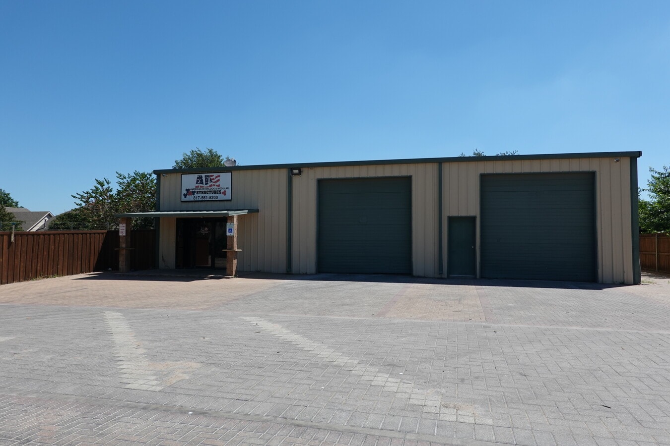 4709 Turner Warnell Rd, Arlington, TX 76001