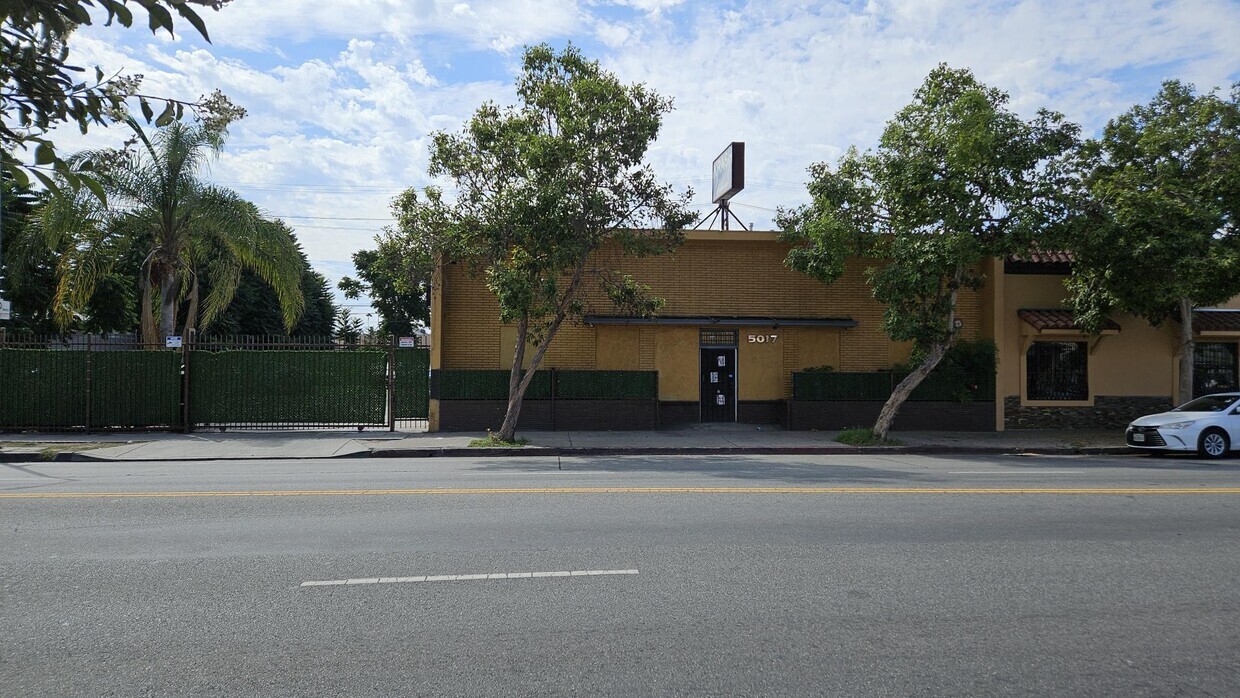 5017 S Western Ave, Los Angeles, CA for lease Building Photo- Image 1 of 53