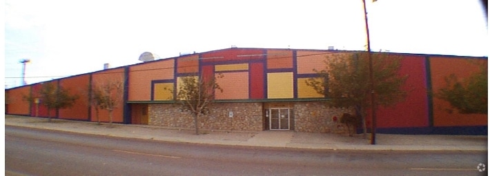 320 N Clark Dr, El Paso, TX for lease - Building Photo - Image 2 of 16