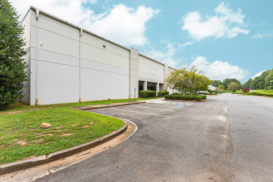 2175 E Park Dr NE, Conyers, GA for lease - Building Photo - Image 3 of 11