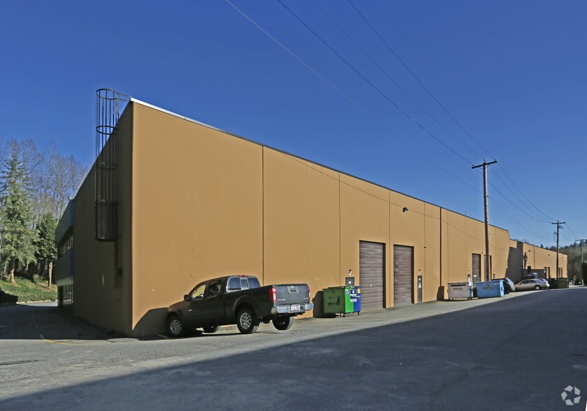 8575 Government St, Burnaby, BC for lease - Building Photo - Image 3 of 7