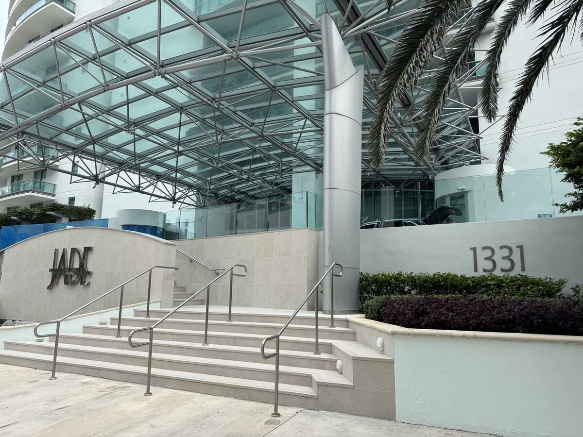 1331 Brickell Bay Dr, Miami, FL 33131 - Unit CU2 - - Interior Photo - Image 1 of 19