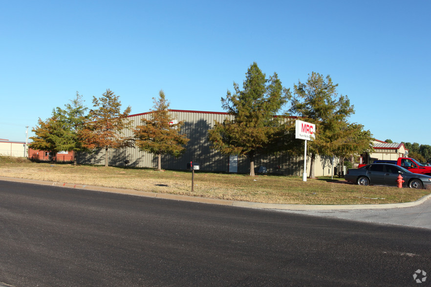 9327 W Reno Ave, Oklahoma City, OK for sale - Primary Photo - Image 1 of 1