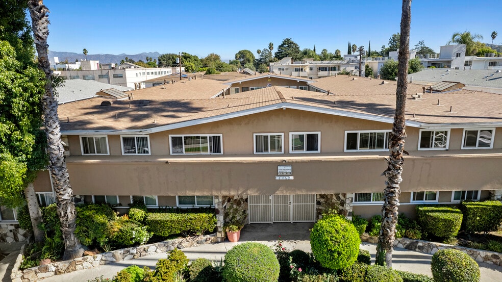 4462 Murietta Ave, Sherman Oaks, CA for sale - Building Photo - Image 3 of 11