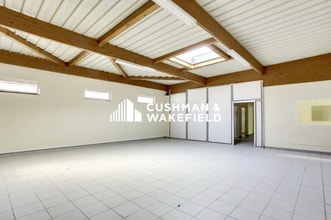 Flex in Décines-Charpieu for lease Interior Photo- Image 1 of 1