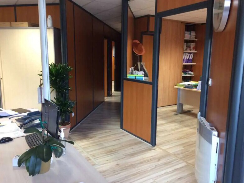 Office in Soissons for lease - Building Photo - Image 2 of 4