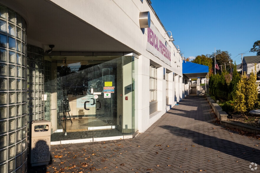 480 Forest Ave, Locust Valley, NY for sale - Building Photo - Image 3 of 5