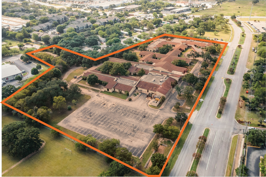 1921 Scenic Dr, Georgetown, TX for sale - Primary Photo - Image 1 of 1
