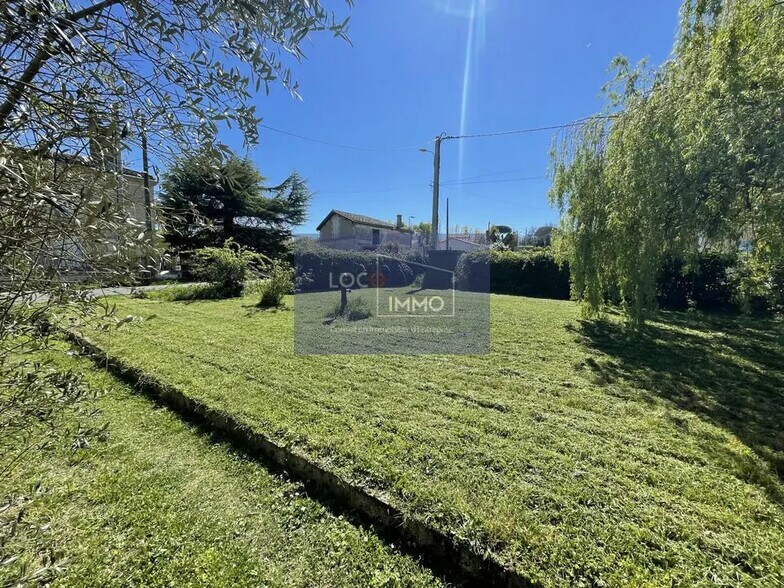 Flex in Saint-Loubès for sale - Building Photo - Image 3 of 10