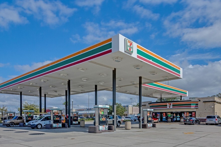 36945 Mound Rd, Sterling Heights, MI for sale - Building Photo - Image 1 of 1