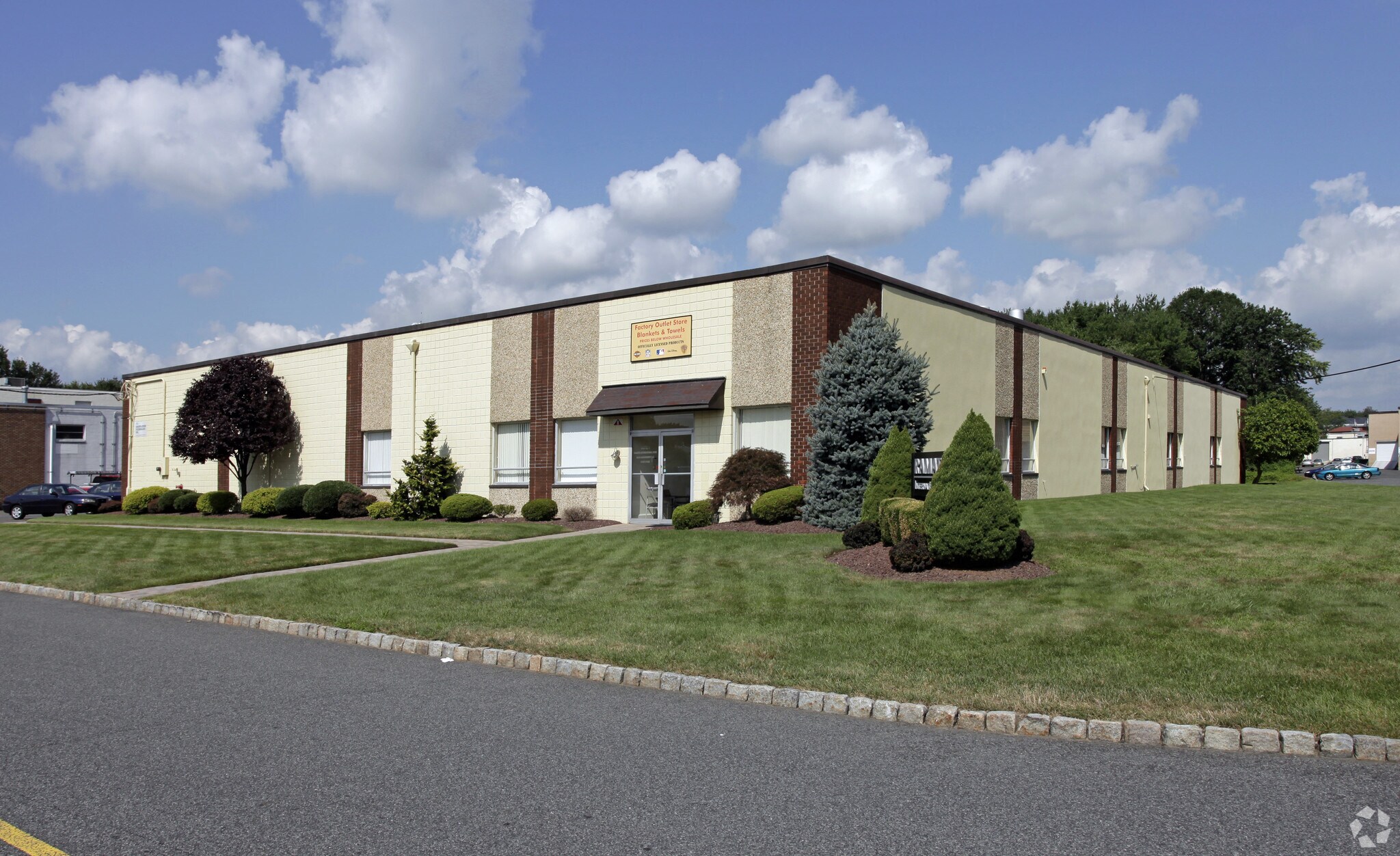 6 Audrey Pl, Fairfield, NJ for sale Primary Photo- Image 1 of 1