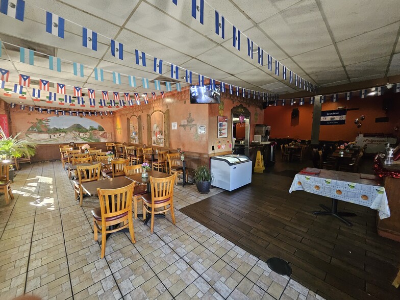 2500 W Pico Blvd, Los Angeles, CA for sale - Building Photo - Image 3 of 16