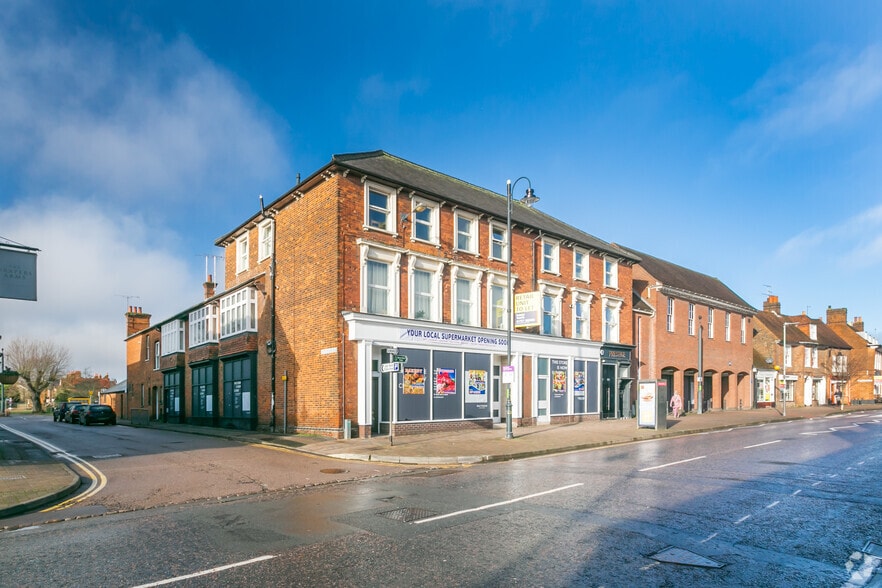 74 High St, Stevenage for sale - Primary Photo - Image 1 of 1