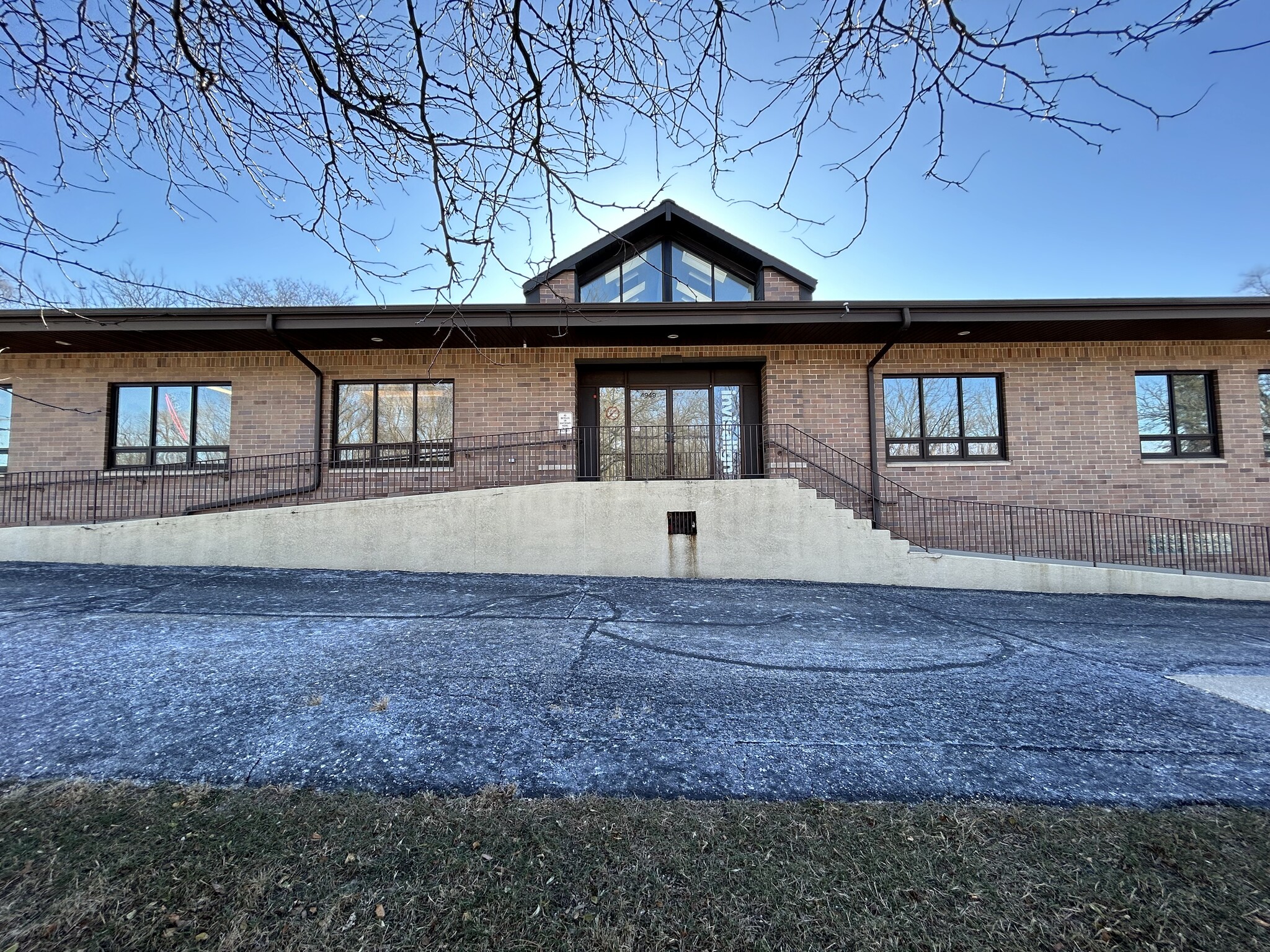 4949 Euclid Ave, Palatine, IL for lease Building Photo- Image 1 of 26