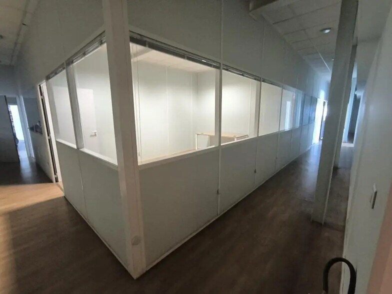 Office in Wissous for lease - Building Photo - Image 3 of 4