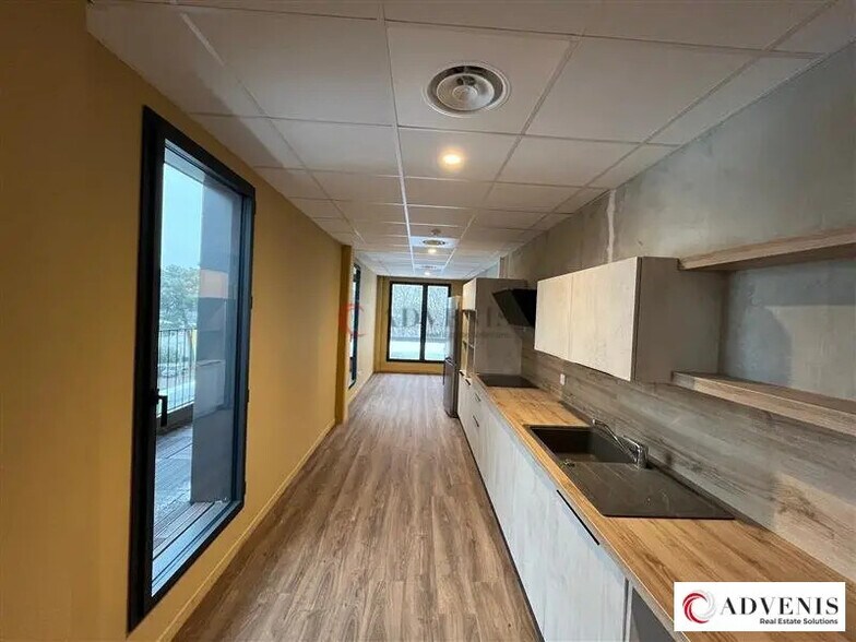 Office in Pessac for lease - Interior Photo - Image 3 of 10