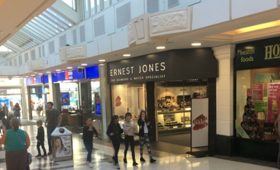 Friars Sq, Aylesbury, HP20 2QF Friars Square Shopping Centre