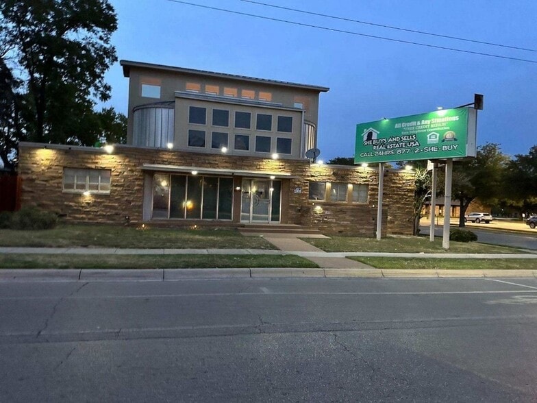 1100 Pennsylvania Ave, Fort Worth, TX for sale - Building Photo - Image 3 of 14