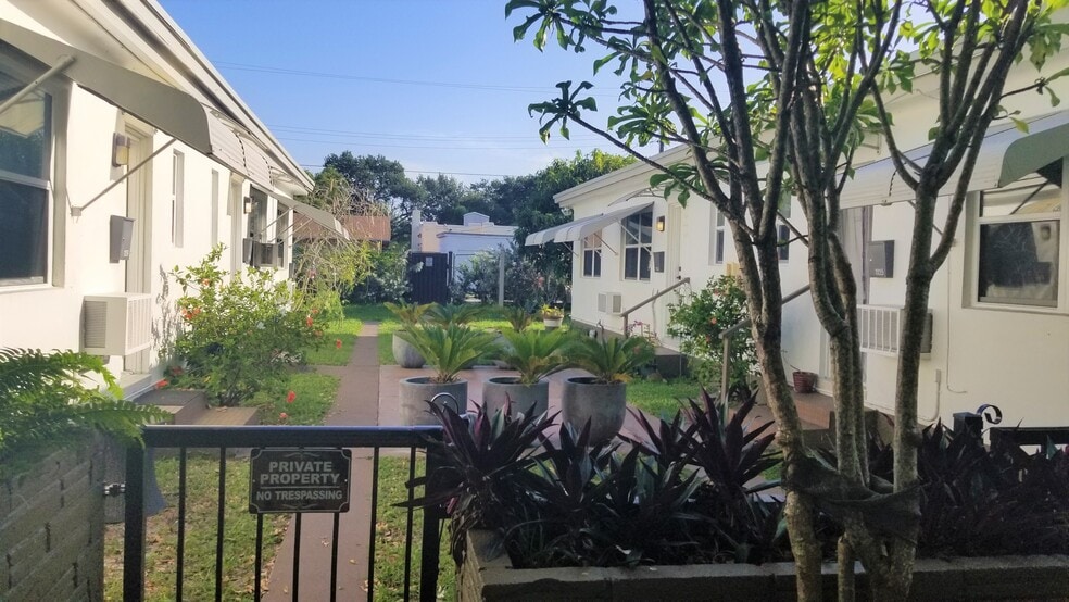 1933 Dewey St, Hollywood, FL for sale - Building Photo - Image 2 of 19