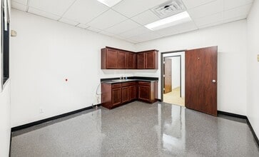 4500-4540 Beltway Dr, Addison, TX for lease Interior Photo- Image 2 of 22