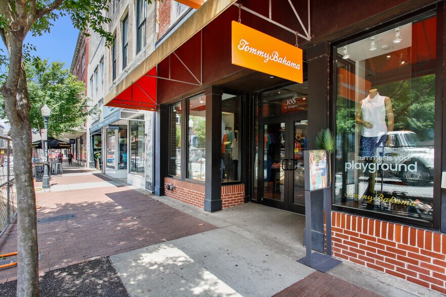 108 W Broughton St, Savannah, GA 31401