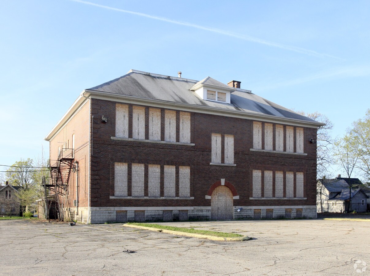 222 Middlebury St, Elkhart, IN 46516 Property Record