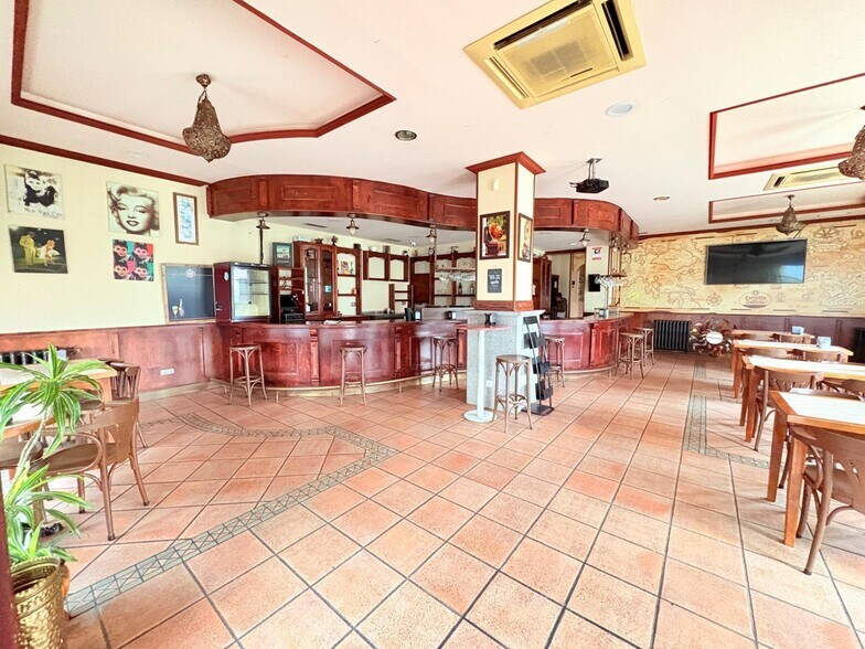 Retail in Camponaraya for sale - Building Photo - Image 1 of 20