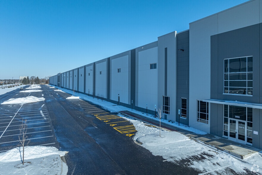 2000 S Rowell Ave, Joliet, IL for lease - Building Photo - Image 2 of 5